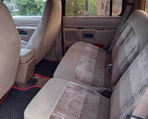 Красный Форд Эксплорер, объемом двигателя 0 л и пробегом 340 тыс. км за 1800 $, фото 3 на Automoto.ua