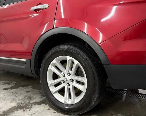 Красный Форд Эксплорер, объемом двигателя 3.5 л и пробегом 150 тыс. км за 11000 $, фото 6 на Automoto.ua