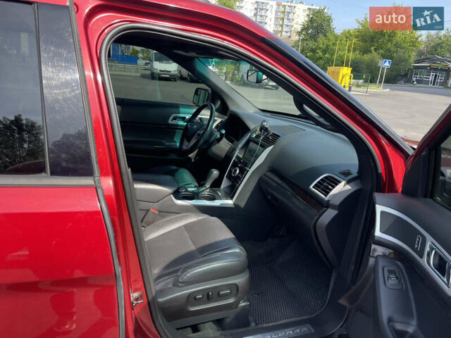 Красный Форд Эксплорер, объемом двигателя 3.5 л и пробегом 284 тыс. км за 14900 $, фото 14 на Automoto.ua