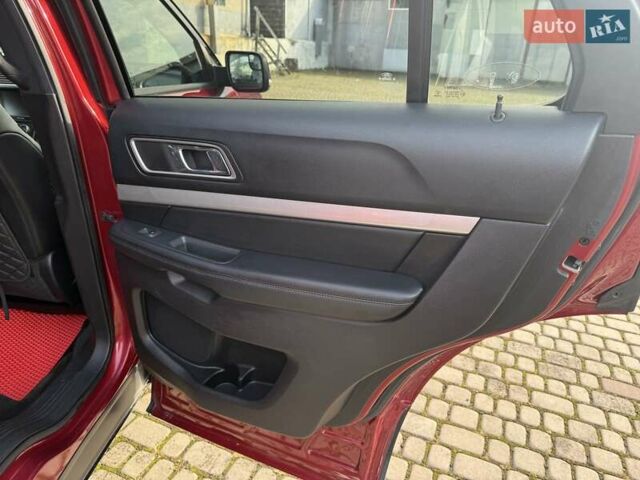 Красный Форд Эксплорер, объемом двигателя 3.5 л и пробегом 149 тыс. км за 15800 $, фото 17 на Automoto.ua