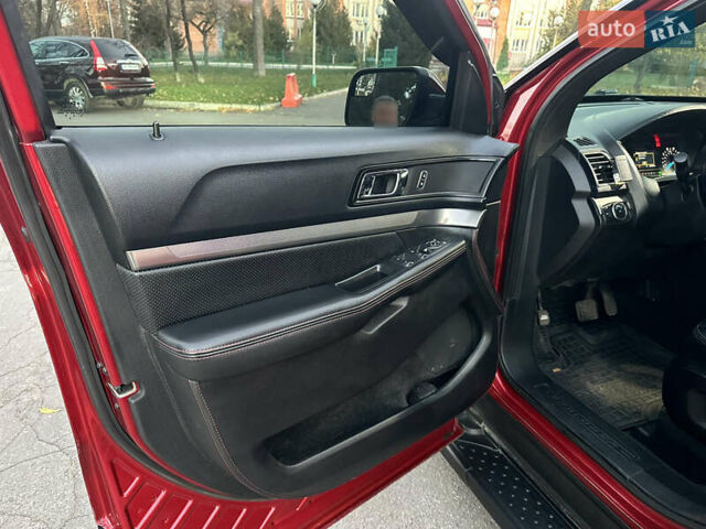 Красный Форд Эксплорер, объемом двигателя 3.5 л и пробегом 227 тыс. км за 16300 $, фото 26 на Automoto.ua