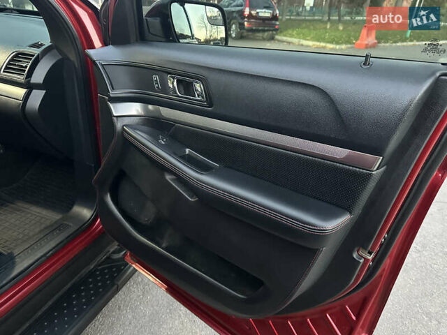 Красный Форд Эксплорер, объемом двигателя 3.5 л и пробегом 227 тыс. км за 16300 $, фото 37 на Automoto.ua