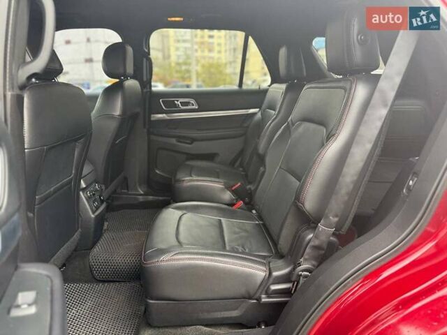 Красный Форд Эксплорер, объемом двигателя 3.5 л и пробегом 143 тыс. км за 17990 $, фото 9 на Automoto.ua