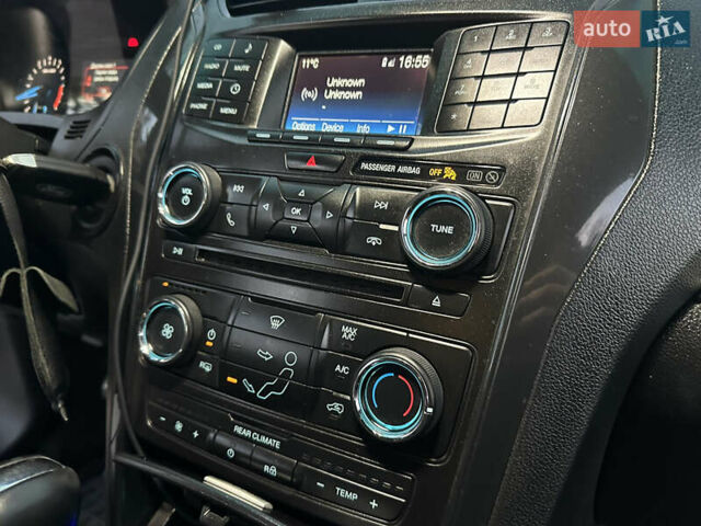 Красный Форд Эксплорер, объемом двигателя 3.5 л и пробегом 227 тыс. км за 16300 $, фото 43 на Automoto.ua