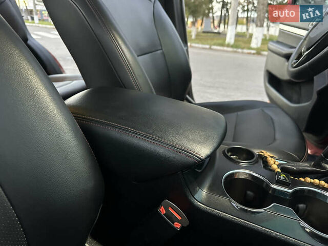 Красный Форд Эксплорер, объемом двигателя 3.5 л и пробегом 227 тыс. км за 16300 $, фото 41 на Automoto.ua