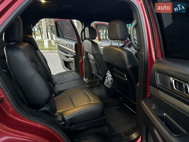 Красный Форд Эксплорер, объемом двигателя 3.5 л и пробегом 227 тыс. км за 16300 $, фото 34 на Automoto.ua