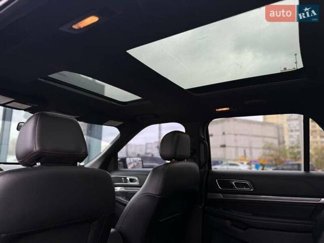 Красный Форд Эксплорер, объемом двигателя 3.5 л и пробегом 143 тыс. км за 17990 $, фото 27 на Automoto.ua