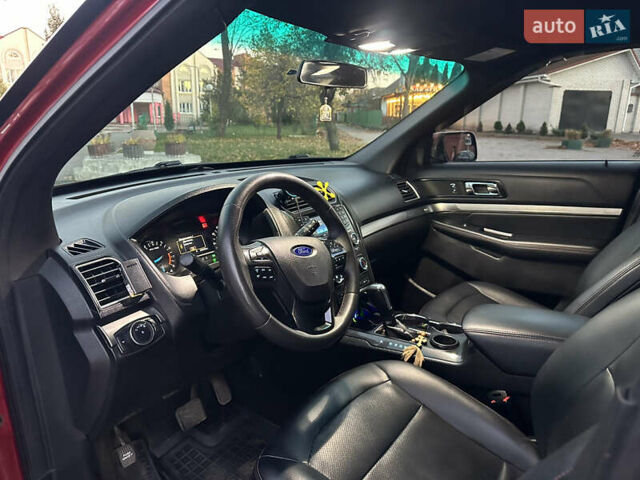 Красный Форд Эксплорер, объемом двигателя 3.5 л и пробегом 227 тыс. км за 16300 $, фото 28 на Automoto.ua