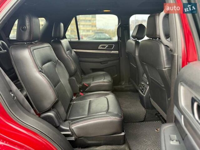 Красный Форд Эксплорер, объемом двигателя 3.5 л и пробегом 143 тыс. км за 17990 $, фото 12 на Automoto.ua