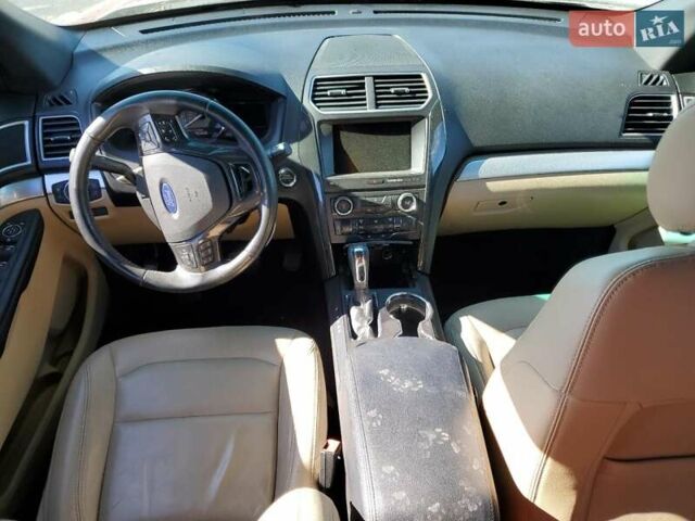 Красный Форд Эксплорер, объемом двигателя 3.5 л и пробегом 159 тыс. км за 2800 $, фото 8 на Automoto.ua