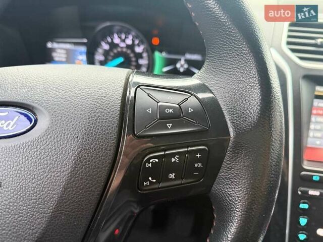 Красный Форд Эксплорер, объемом двигателя 3.5 л и пробегом 143 тыс. км за 17990 $, фото 18 на Automoto.ua