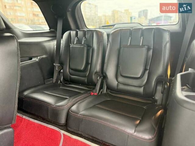 Красный Форд Эксплорер, объемом двигателя 3.5 л и пробегом 143 тыс. км за 17990 $, фото 10 на Automoto.ua