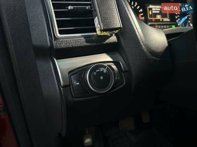 Красный Форд Эксплорер, объемом двигателя 3.5 л и пробегом 227 тыс. км за 16300 $, фото 29 на Automoto.ua