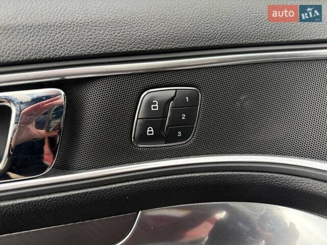 Красный Форд Эксплорер, объемом двигателя 3.5 л и пробегом 143 тыс. км за 17990 $, фото 15 на Automoto.ua