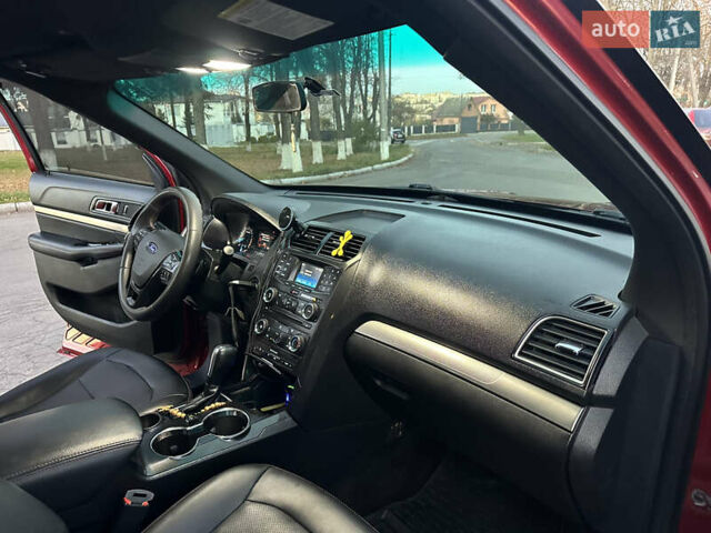 Красный Форд Эксплорер, объемом двигателя 3.5 л и пробегом 227 тыс. км за 16300 $, фото 39 на Automoto.ua