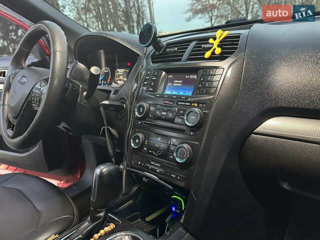 Красный Форд Эксплорер, объемом двигателя 3.5 л и пробегом 227 тыс. км за 16300 $, фото 40 на Automoto.ua