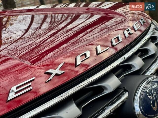 Красный Форд Эксплорер, объемом двигателя 3.5 л и пробегом 136 тыс. км за 19500 $, фото 4 на Automoto.ua