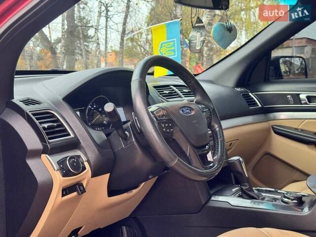 Красный Форд Эксплорер, объемом двигателя 3.5 л и пробегом 136 тыс. км за 19500 $, фото 26 на Automoto.ua