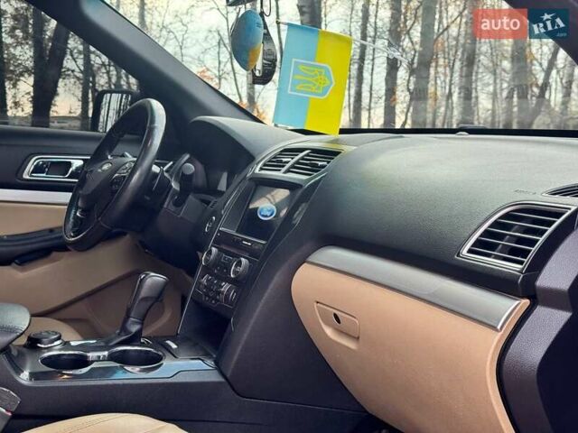 Красный Форд Эксплорер, объемом двигателя 3.5 л и пробегом 136 тыс. км за 19500 $, фото 52 на Automoto.ua