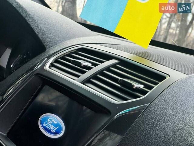 Красный Форд Эксплорер, объемом двигателя 3.5 л и пробегом 136 тыс. км за 19500 $, фото 61 на Automoto.ua