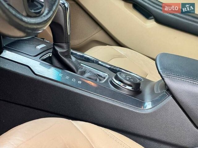 Красный Форд Эксплорер, объемом двигателя 3.5 л и пробегом 136 тыс. км за 19500 $, фото 31 на Automoto.ua