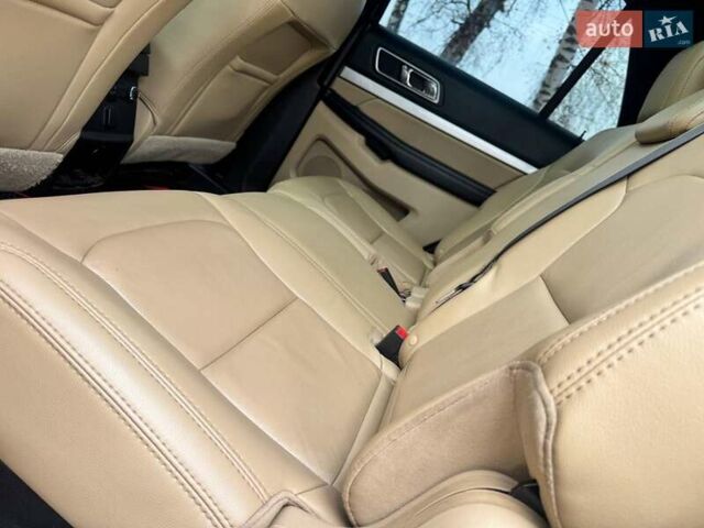 Красный Форд Эксплорер, объемом двигателя 3.5 л и пробегом 136 тыс. км за 19500 $, фото 39 на Automoto.ua