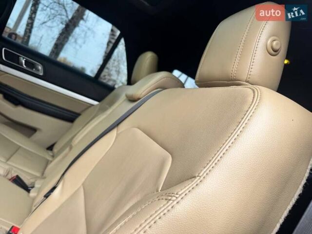 Красный Форд Эксплорер, объемом двигателя 3.5 л и пробегом 136 тыс. км за 19500 $, фото 40 на Automoto.ua