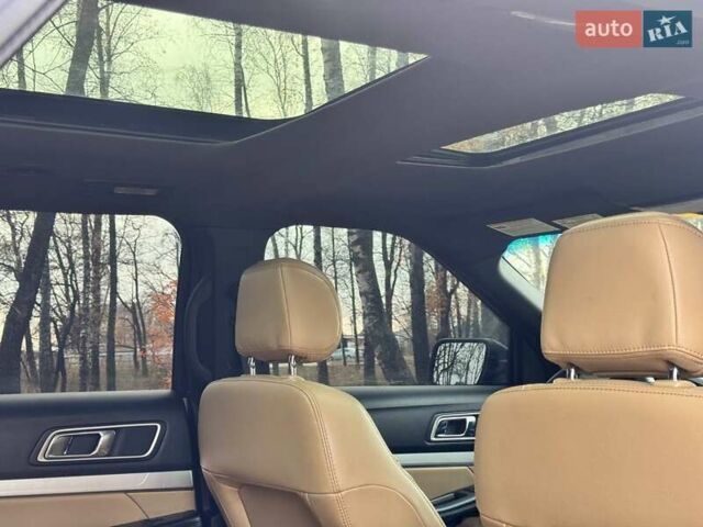 Красный Форд Эксплорер, объемом двигателя 3.5 л и пробегом 136 тыс. км за 19500 $, фото 47 на Automoto.ua