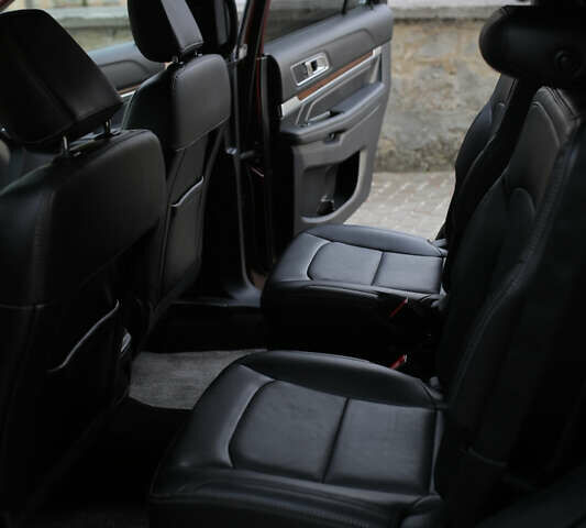 Форд Эксплорер 2018 в Кременце на Automoto.ua Красный Форд Эксплорер, объемом двигателя 3.5 л и пробегом 119 тыс. км за 26800 $, фото 21 на Automoto.ua