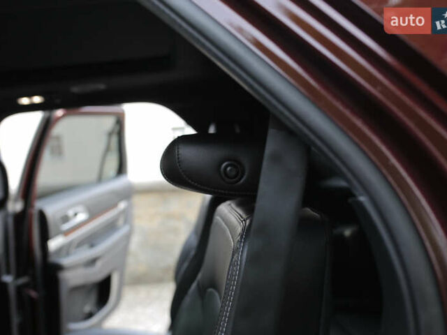 Форд Эксплорер 2018 в Кременце на Automoto.ua Красный Форд Эксплорер, объемом двигателя 3.5 л и пробегом 119 тыс. км за 26800 $, фото 22 на Automoto.ua