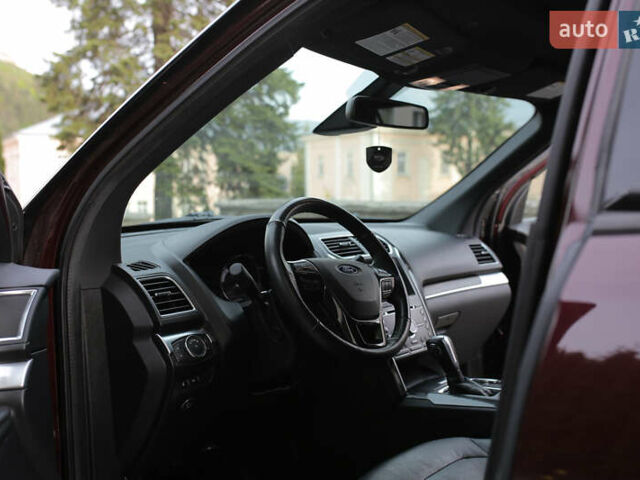 Форд Эксплорер 2018 в Кременце на Automoto.ua Красный Форд Эксплорер, объемом двигателя 3.5 л и пробегом 119 тыс. км за 26800 $, фото 10 на Automoto.ua