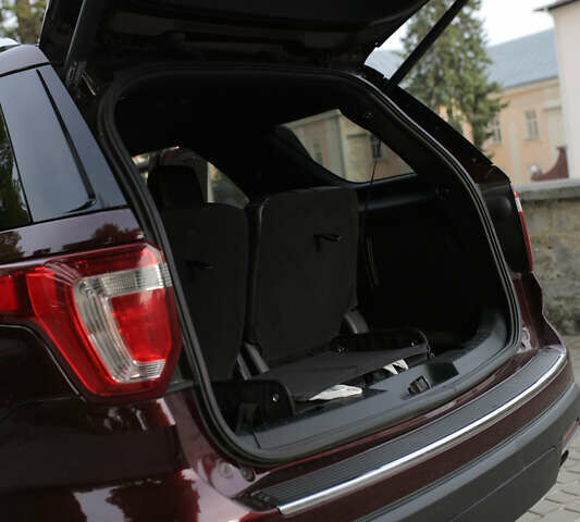 Форд Эксплорер 2018 в Кременце на Automoto.ua Красный Форд Эксплорер, объемом двигателя 3.5 л и пробегом 119 тыс. км за 26800 $, фото 30 на Automoto.ua