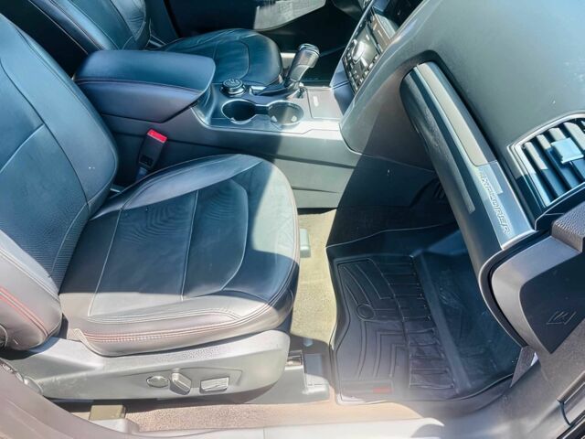 Красный Форд Эксплорер, объемом двигателя 3.5 л и пробегом 40 тыс. км за 11000 $, фото 12 на Automoto.ua