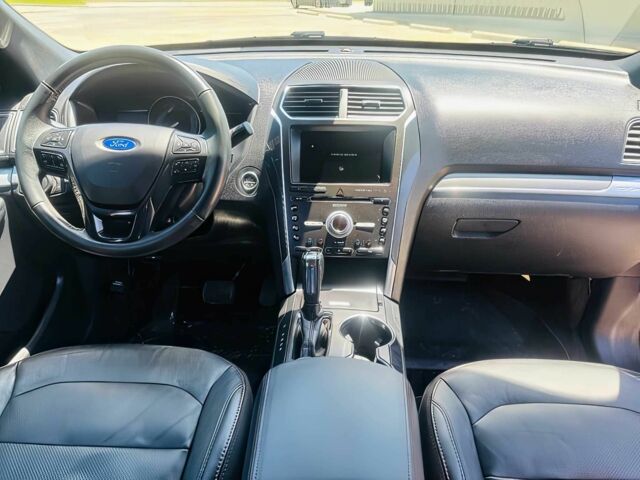 Красный Форд Эксплорер, объемом двигателя 3.5 л и пробегом 40 тыс. км за 11000 $, фото 9 на Automoto.ua