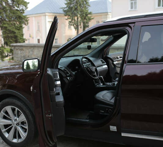 Форд Эксплорер 2018 в Кременце на Automoto.ua Красный Форд Эксплорер, объемом двигателя 3.5 л и пробегом 119 тыс. км за 26800 $, фото 8 на Automoto.ua