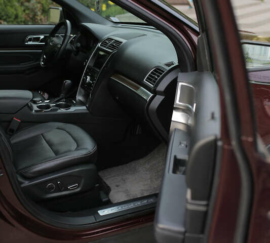 Форд Эксплорер 2018 в Кременце на Automoto.ua Красный Форд Эксплорер, объемом двигателя 3.5 л и пробегом 119 тыс. км за 26800 $, фото 14 на Automoto.ua