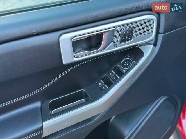 Форд Експлорер 2021 у Луцьку на Automoto.ua Червоний Форд Експлорер, об'ємом двигуна 2.26 л та пробігом 158 тис. км за 24000 $, фото 13 на Automoto.ua