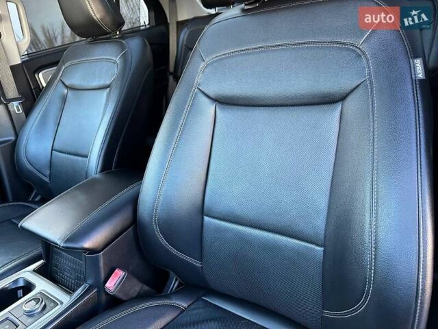 Форд Експлорер 2021 у Луцьку на Automoto.ua Червоний Форд Експлорер, об'ємом двигуна 2.26 л та пробігом 158 тис. км за 24000 $, фото 17 на Automoto.ua