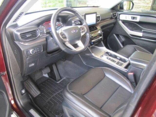 Красный Форд Эксплорер, объемом двигателя 2.3 л и пробегом 15 тыс. км за 16900 $, фото 9 на Automoto.ua