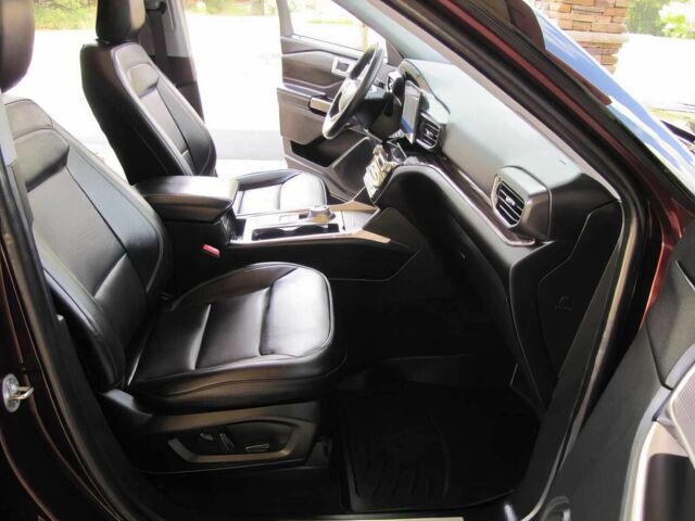 Красный Форд Эксплорер, объемом двигателя 2.3 л и пробегом 15 тыс. км за 16900 $, фото 7 на Automoto.ua