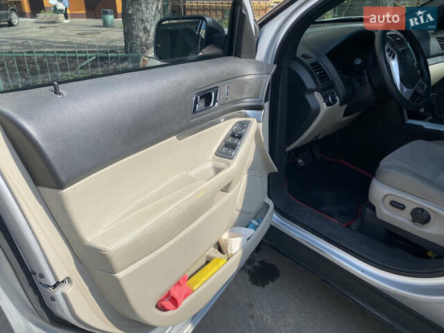 Форд Эксплорер, объемом двигателя 2 л и пробегом 256 тыс. км за 10350 $, фото 15 на Automoto.ua