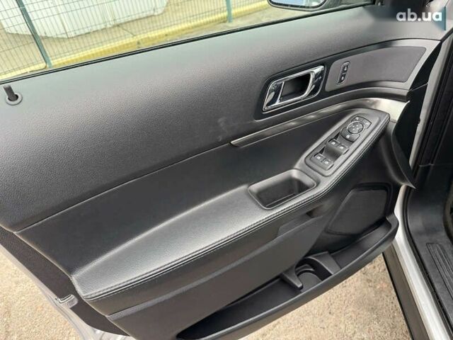 Форд Эксплорер, объемом двигателя 3.7 л и пробегом 272 тыс. км за 17990 $, фото 13 на Automoto.ua