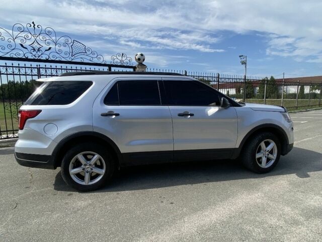 Сірий Форд Експлорер, об'ємом двигуна 3.5 л та пробігом 214 тис. км за 18000 $, фото 2 на Automoto.ua