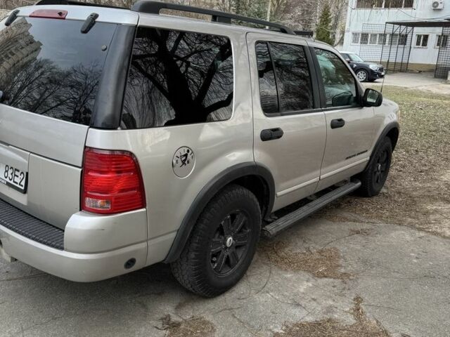 Серый Форд Эксплорер, объемом двигателя 4 л и пробегом 3 тыс. км за 9900 $, фото 4 на Automoto.ua