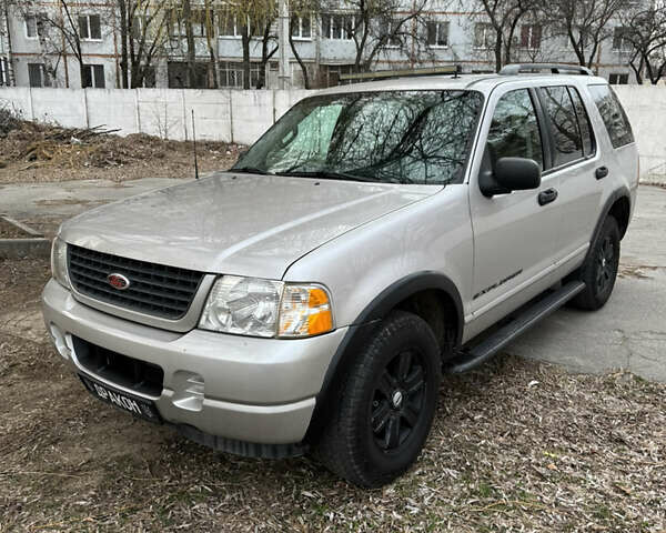Сірий Форд Експлорер, об'ємом двигуна 4 л та пробігом 225 тис. км за 11000 $, фото 3 на Automoto.ua