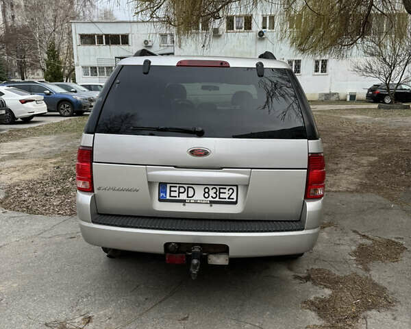Сірий Форд Експлорер, об'ємом двигуна 4 л та пробігом 225 тис. км за 11000 $, фото 5 на Automoto.ua