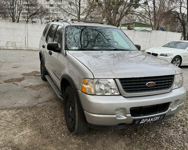Сірий Форд Експлорер, об'ємом двигуна 4 л та пробігом 225 тис. км за 11000 $, фото 1 на Automoto.ua