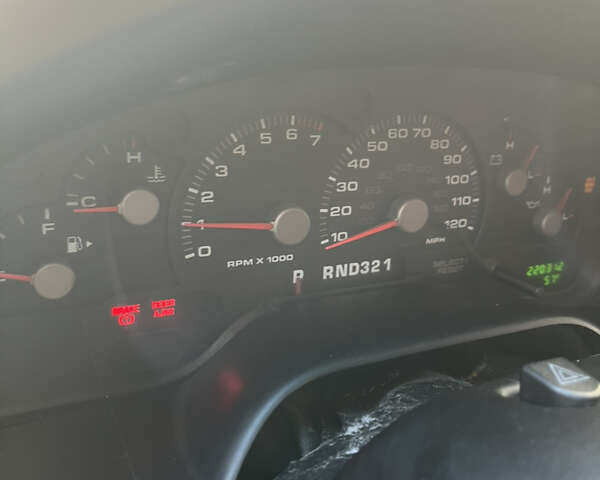 Форд Эксплорер 2003 в Киеве на Automoto.ua Серый Форд Эксплорер, объемом двигателя 4 л и пробегом 220 тыс. км за 13000 $, фото 5 на Automoto.ua