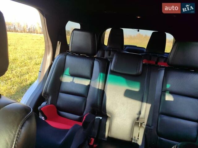 Сірий Форд Експлорер, об'ємом двигуна 2 л та пробігом 148 тис. км за 14100 $, фото 8 на Automoto.ua