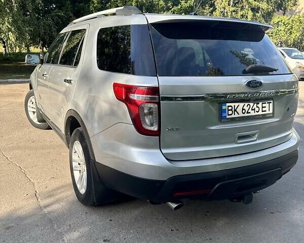 Сірий Форд Експлорер, об'ємом двигуна 3.5 л та пробігом 195 тис. км за 15000 $, фото 4 на Automoto.ua
